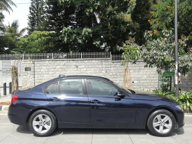 https://images10.gaadi.com/usedcar_image/3518960/original/processed_620945f4-0d6d-4ab9-8909-e703f73b3021-used_car_2827110_1691055411.jpg?imwidth=6401