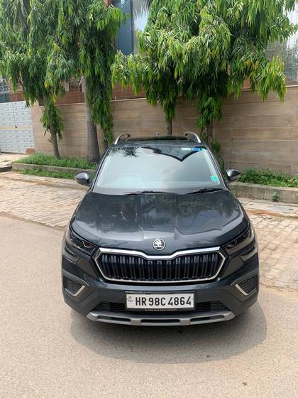 Skoda Rapid 1.0 TSI Style AT Skoda Rapid 1.0 TSI Style AT