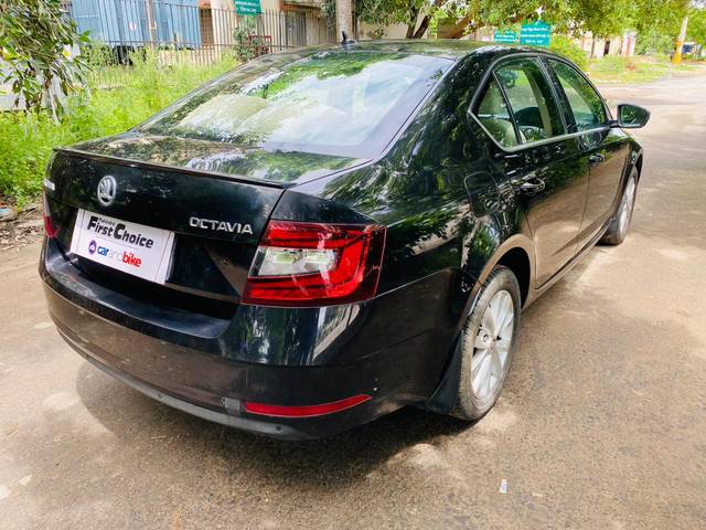 https://images10.gaadi.com/usedcar_image/3519622/original/usedcar_img_20230730_wa0020_9301690710601_1690710686.jpg?imwidth=6402