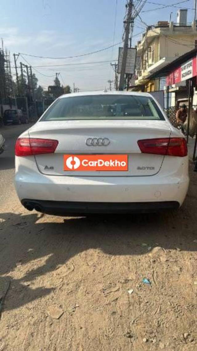 https://images10.gaadi.com/usedcar_image/3519851/original/b43d6fae-7f2c-434b-a1af-c95f44050d1a_88a7f00e-4fa3-4d73-bdc7-daacf2baf2d6.jpg?imwidth=6402
