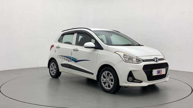 https://images10.gaadi.com/usedcar_image/3521516/original/eb58187c-4f64-4a85-a35a-c463ffdfd715__42.jpg?imwidth=6400