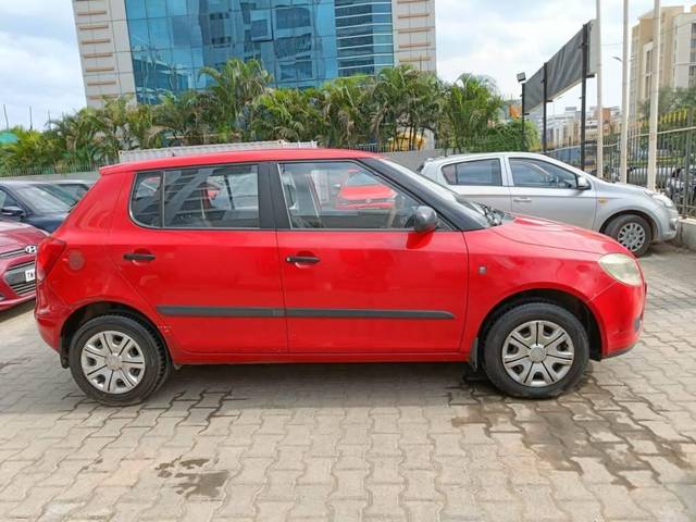 https://images10.gaadi.com/usedcar_image/3521986/original/usedcar_tn01ap0101_2__11661690884552_1690884560_f43b6391-9a99-4467-8e87-a85af833478a.jpeg?imwidth=6401