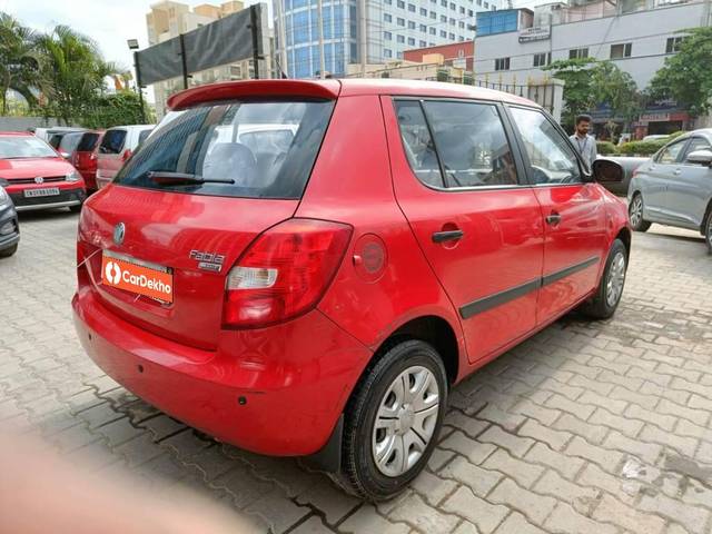 https://images10.gaadi.com/usedcar_image/3521986/original/usedcar_tn01ap0101_7__11661690884552_1690884560_f43b6391-9a99-4467-8e87-a85af833478a.jpeg?imwidth=6402