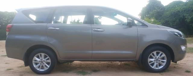 https://images10.gaadi.com/usedcar_image/3522344/original/used_car_2829639_1692868342.jpg?imwidth=6401