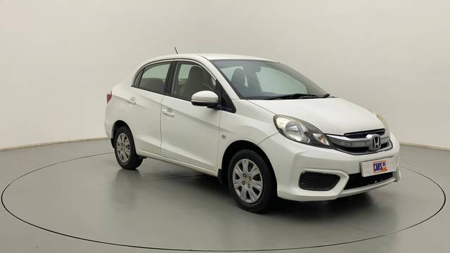 https://images10.gaadi.com/usedcar_image/3522911/original/ae96ed75-17bc-4bc2-808a-cfe6393d69e8-42.jpg?imwidth=6400