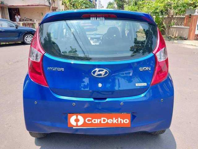 https://images10.gaadi.com/usedcar_image/3523270/original/processed_734d618d-e842-4d6b-9bd9-535e726c1cbb-used_car_2830379_1690979119.jpg?imwidth=6402