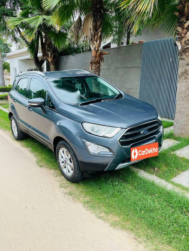 https://images10.gaadi.com/usedcar_image/3523574/original/processed_756c3ce0-d792-4597-bd80-b1587a3c5606-used_car_2830538_1691037527.jpg?imwidth=6400