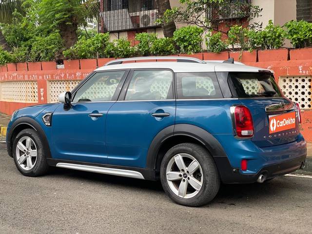 https://images10.gaadi.com/usedcar_image/3524503/original/processed_c01d977e-a88f-4df2-b818-34470869163e-used_car_2831301_1691070227.jpg?imwidth=6402