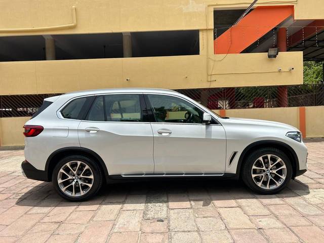 https://images10.gaadi.com/usedcar_image/3524684/original/6c8ab3d9-7862-468b-96a9-0508352b9f0d-used_car_2831366_1691123239.jpg?imwidth=6401