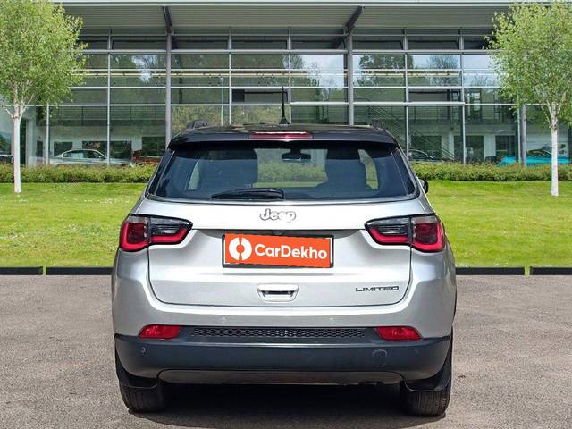 https://images10.gaadi.com/usedcar_image/3524976/original/processed_6f0fe6d8-8e3a-42e3-a0cf-a21bb3990956-used_car_2831592_1691139093.jpg?imwidth=6402