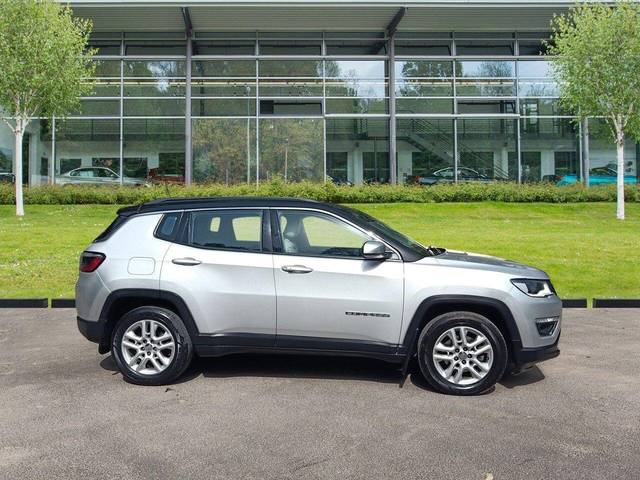 https://images10.gaadi.com/usedcar_image/3524976/original/processed_81aa365a-e14b-4653-bb5b-5971858c30ff-used_car_2831592_1691139078.jpg?imwidth=6401