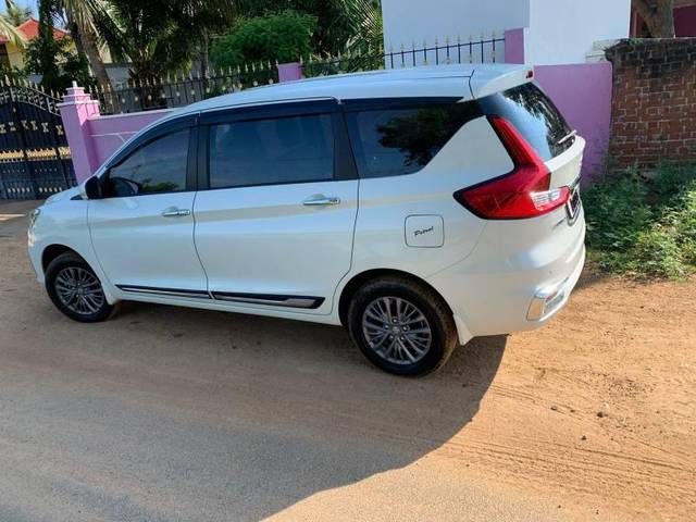 https://images10.gaadi.com/usedcar_image/3525148/original/processed_a4488b22-c2b4-43cd-9935-28c77e12cc89.jpg?imwidth=6401