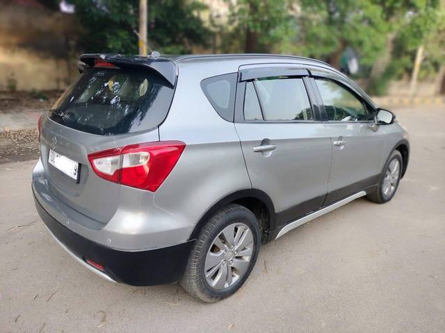 https://images10.gaadi.com/usedcar_image/3525498/original/processed_e180b7a3-eae2-49f8-bc11-1e71b8182671-used_car_2832047_1691154616.jpg?imwidth=6402