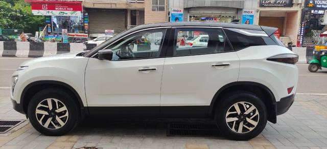 https://images10.gaadi.com/usedcar_image/3525578/original/processed_usedcar_whatsappimage2023_08_04at60404pm_9661691156367_1691156374.jpeg?imwidth=6402