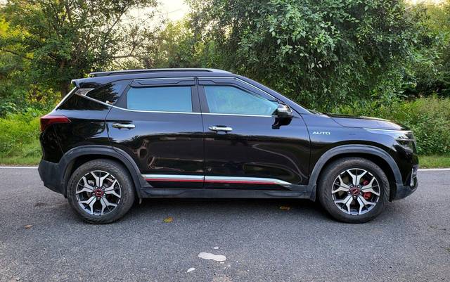 https://images10.gaadi.com/usedcar_image/3525610/original/processed_img2832133__used_car_2832133_1696594741.jpg?imwidth=6402