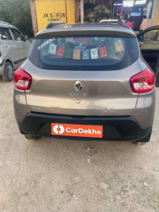 https://images10.gaadi.com/usedcar_image/3525724/original/processed_05005f7f-6746-4947-9732-47e911c1a5e5.jpeg?imwidth=6401