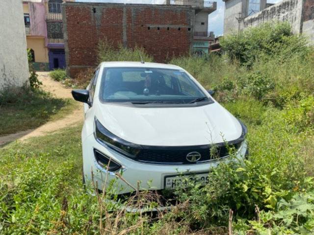 https://images10.gaadi.com/usedcar_image/3527218/original/processed_10ff3cc7-15ec-4e41-8d91-f1bc456d9d40.jpeg?imwidth=6400