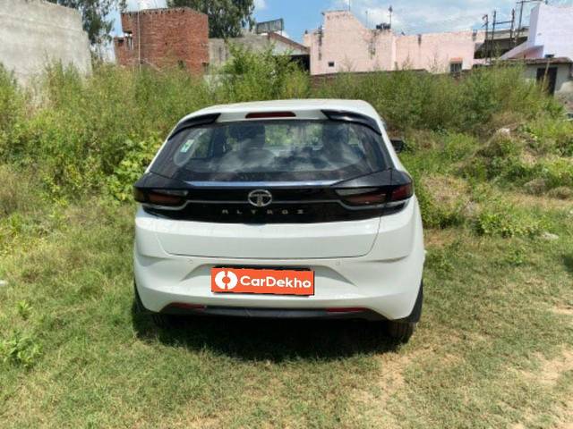 https://images10.gaadi.com/usedcar_image/3527218/original/processed_ea85a93e-50f8-45cb-9bda-a11a766b8a76.jpeg?imwidth=6402