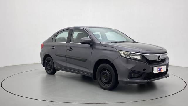 https://images10.gaadi.com/usedcar_image/3528397/original/20a5ff42-6adc-4025-a76d-bef7cbeacb5c__42.jpg?imwidth=6400