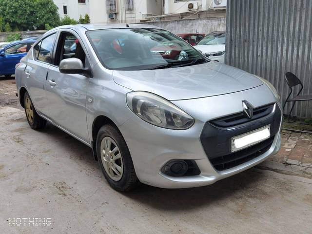 https://images10.gaadi.com/usedcar_image/3528943/original/processed_db733450-c43c-4969-8ca1-5fc5a1651e77-used_car_2834629_1691410195.jpg?imwidth=6400