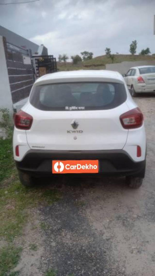 https://images10.gaadi.com/usedcar_image/3529221/original/processed_2adae4d4-9778-4b5d-98cc-c2e4a533e6b0.jpeg?imwidth=6402