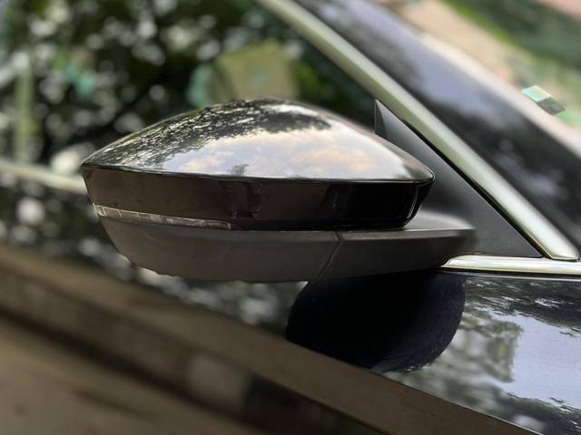 https://images10.gaadi.com/usedcar_image/3530069/original/51ce318e-3a90-440f-b875-5c37832806d6-used_car_2835520_1691484894.jpg?imwidth=6402