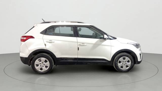 https://images10.gaadi.com/usedcar_image/3530141/original/slot__10088911756-5d1d084baca3416bb55d9f479131749a-Exterior-7.jpg?imwidth=6400