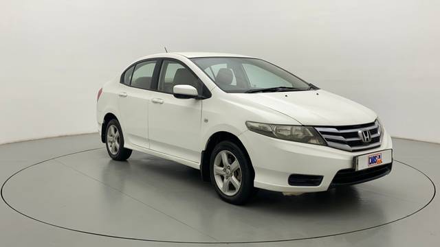 https://images10.gaadi.com/usedcar_image/3530591/original/07421212-1cd2-4dbc-8ab9-5b8f81dd696d-42.jpg?imwidth=6400
