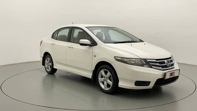 https://images10.gaadi.com/usedcar_image/3530645/original/cd88c3ba-17e4-4e4d-8469-9b0319f2ac95__42.jpg?imwidth=6400