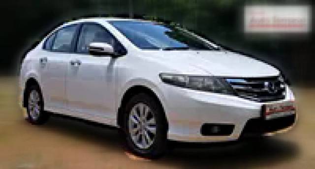 https://images10.gaadi.com/usedcar_image/3530872/original/replace_img_64d31e865737d_1691557510.png?imwidth=6400