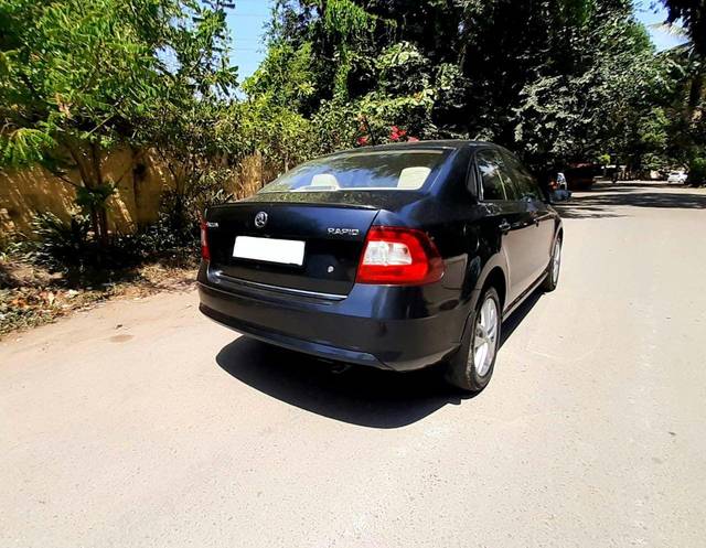 https://images10.gaadi.com/usedcar_image/3530886/original/processed_usedcar_10_2836261_1691500128.jpeg?imwidth=6402