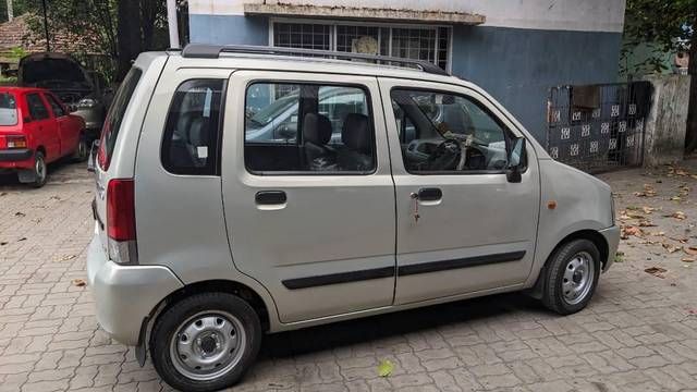 https://images10.gaadi.com/usedcar_image/3530950/original/processed_3e0ebfc9-715e-4b2e-aac3-12bb3ae77963.jpg?imwidth=6401