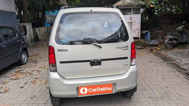 https://images10.gaadi.com/usedcar_image/3530950/original/processed_5d4fda26-9092-477b-8a1c-92f95bb3870a.jpg?imwidth=6402