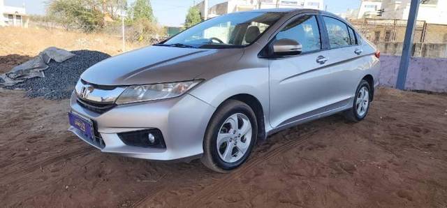 https://images10.gaadi.com/usedcar_image/3530992/original/processed_73b5cf02-903a-4edb-9247-50e045d98d6a.jpg?imwidth=6400