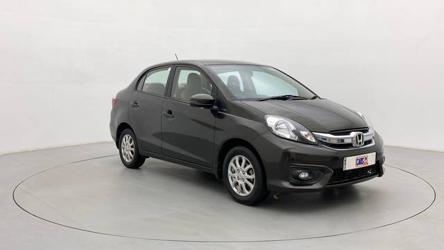 https://images10.gaadi.com/usedcar_image/3532145/original/bb8cab69-67c9-458a-908a-b44a09f90f63-43.jpg?imwidth=6400