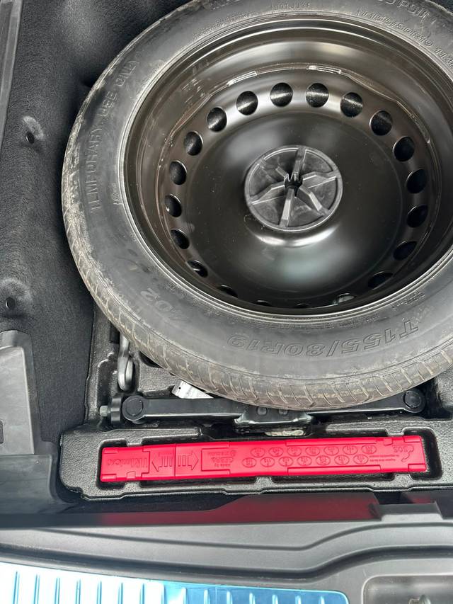 https://images10.gaadi.com/usedcar_image/3532672/original/bbbd1016-4c9d-41ab-a043-044f723a6aad-used_car_2837639_1691665764.jpg?imwidth=6401