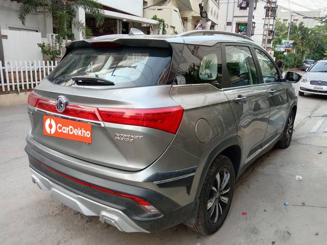 https://images10.gaadi.com/usedcar_image/3532965/original/processed_83986740-99ec-4d92-83eb-154b28cfed62-used_car_2837903_1691670455.jpg?imwidth=6401