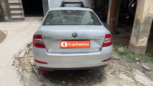 https://images10.gaadi.com/usedcar_image/3533287/original/processed_b4db989e-15fe-419d-9483-9281d4cb72c7.jpeg?imwidth=6400