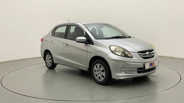 https://images10.gaadi.com/usedcar_image/3533906/original/eb272f467b4f1111435acf802de7c684.jpg?imwidth=6400