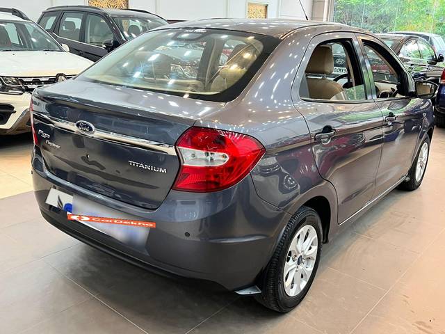 https://images10.gaadi.com/usedcar_image/3534654/original/processed_2ba9431b-36f9-42d7-a868-3a2f0a08132a-used_car_2839323_1691766166.jpg?imwidth=6401