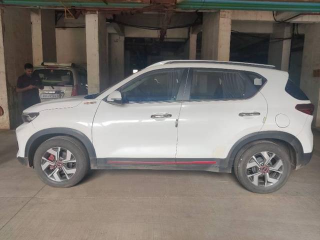 https://images10.gaadi.com/usedcar_image/3534715/original/processed_99012d64-6499-4bf3-9fed-425a5bed129a.jpg?imwidth=6401