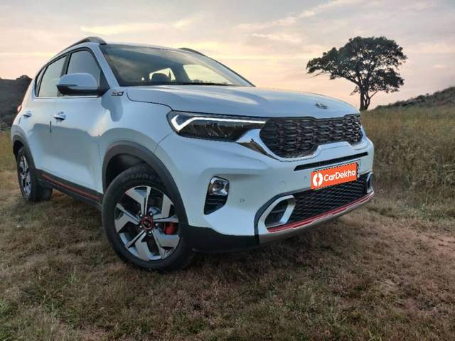 https://images10.gaadi.com/usedcar_image/3534715/original/processed_b51833a0-c99a-4c58-96f5-db71ec04d815.jpg?imwidth=6400