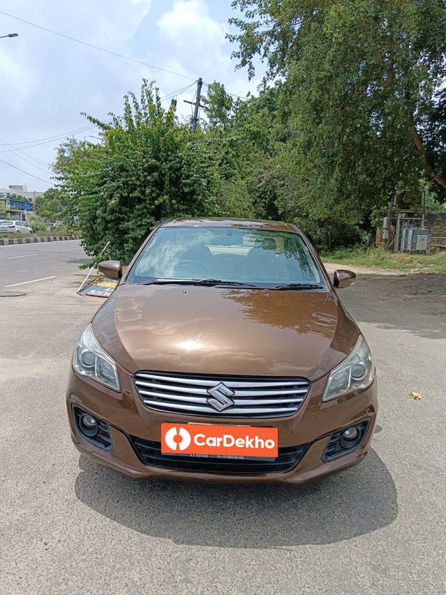 https://images10.gaadi.com/usedcar_image/3535224/original/processed_dcfc3eca-2eb0-4028-9fcc-c04eb10f72d8-used_car_2839746_1691830930.jpg?imwidth=6401