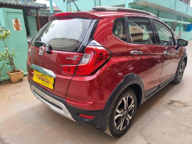 https://images10.gaadi.com/usedcar_image/3535624/original/processed_47f95dcb-53e9-44d4-80ff-6eb1ef9b2a24-used_car_2840126_1691905921.jpg?imwidth=6401