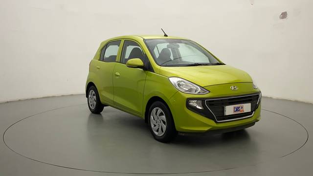 https://images10.gaadi.com/usedcar_image/3536312/original/93689f60-9379-4c5d-afb7-18bfa0f67153-44.jpg?imwidth=6400