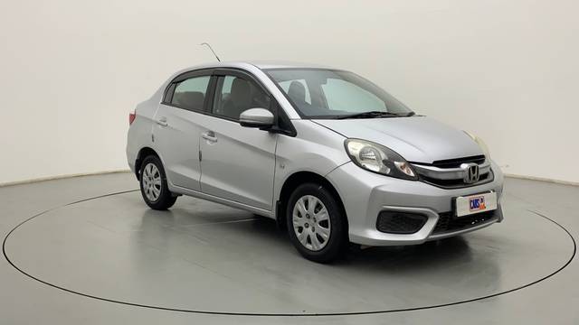 https://images10.gaadi.com/usedcar_image/3536940/original/8576c58f-5db0-4d16-86fc-dd0cd5c41605__42.jpg?imwidth=6400