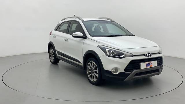 https://images10.gaadi.com/usedcar_image/3537163/original/f2715adb-6dd9-45a5-8c52-8758c33be462__43.jpg?imwidth=6400