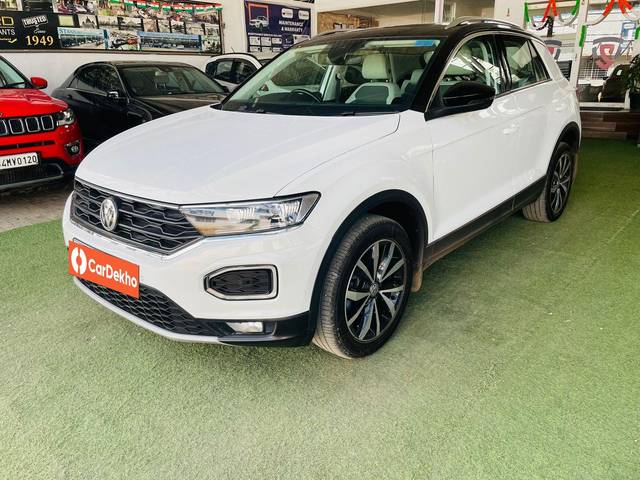 https://images10.gaadi.com/usedcar_image/3537849/original/processed_used_car_2842143_1692971045.jpg?imwidth=6402