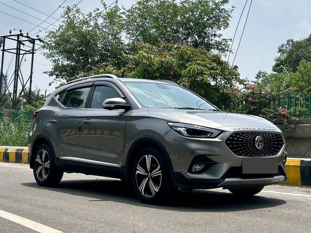 https://images10.gaadi.com/usedcar_image/3537859/original/processed_6d37550e-a781-43b9-a15d-9514b66039a5-used_car_2842150_1691911193.jpg?imwidth=6400