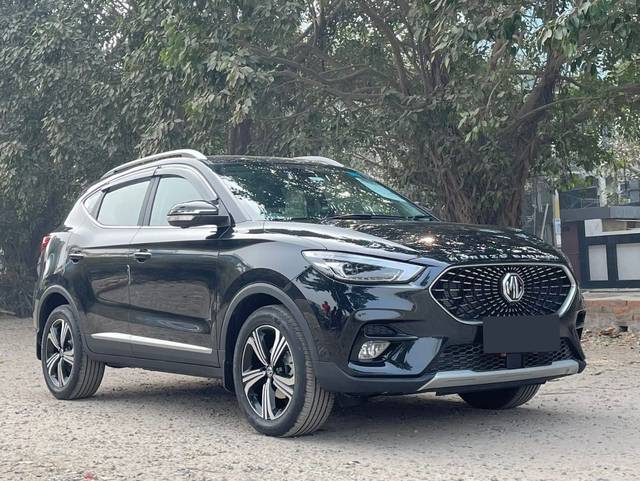 https://images10.gaadi.com/usedcar_image/3537863/original/33742839-b74f-4a42-95f5-5b88c31b3145-used_car_2842154_1691911443.jpg?imwidth=6400